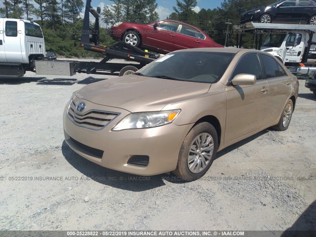 4T1BF3EK5AU112981 - 2010 TOYOTA CAMRY SE/LE/XLE BEIGE photo 2