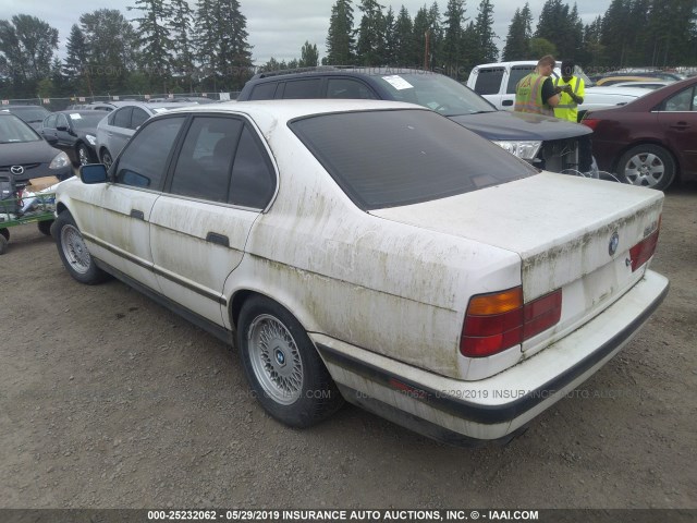 WBAHE6319RGF26188 - 1994 BMW 540 I AUTOMATIC WHITE photo 3