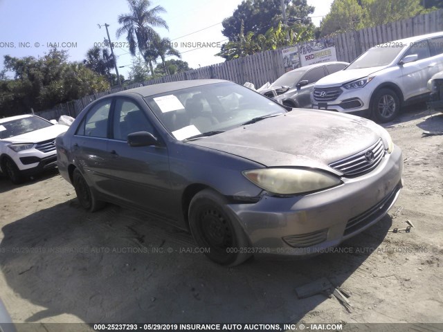 JTDBE32K253032089 - 2005 TOYOTA CAMRY LE/XLE/SE GRAY photo 1