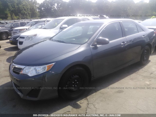 4T1BF1FK6CU575735 - 2012 TOYOTA CAMRY SE/LE/XLE GRAY photo 2