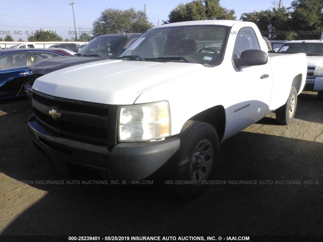 1GCNCPEA3BZ438081 - 2011 CHEVROLET SILVERADO C1500 WHITE photo 2