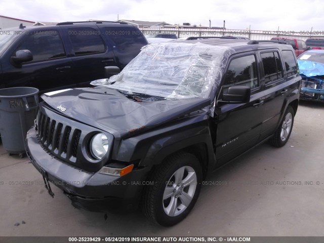 1C4NJPFA7GD582466 - 2016 JEEP PATRIOT LATITUDE GRAY photo 2