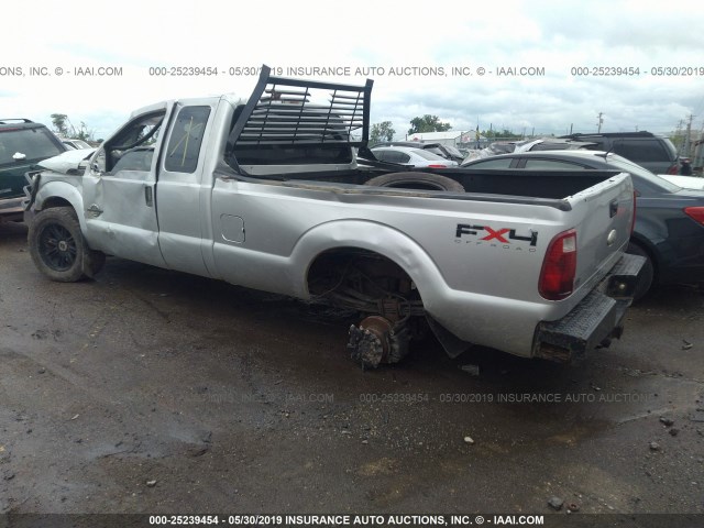 1FT7X2BT5BEC69095 - 2011 FORD F250 SUPER DUTY SILVER photo 3