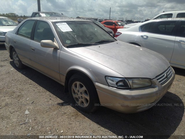 4T1BF22K6WU055602 - 1998 TOYOTA CAMRY CE/LE/XLE GRAY photo 1