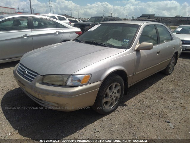 4T1BF22K6WU055602 - 1998 TOYOTA CAMRY CE/LE/XLE GRAY photo 2