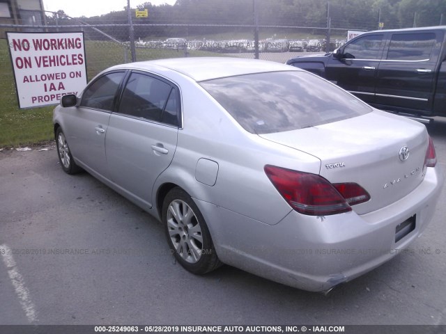 4T1BK36BX8U286890 - 2008 TOYOTA AVALON XL/XLS/TOURING/LIMITED SILVER photo 3