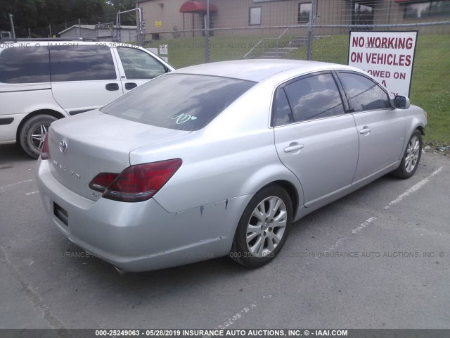 4T1BK36BX8U286890 - 2008 TOYOTA AVALON XL/XLS/TOURING/LIMITED SILVER photo 4