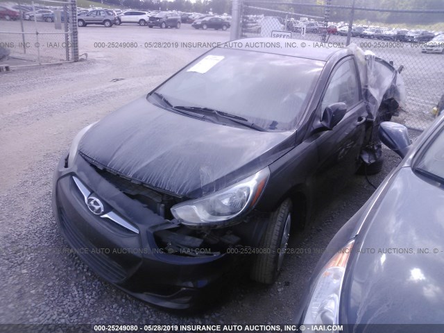 KMHCT4AE0DU460551 - 2013 HYUNDAI ACCENT GLS/GS GRAY photo 2