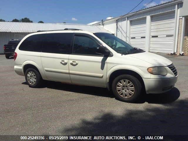 2C4GP44RX5R405869 - 2005 CHRYSLER TOWN & COUNTRY  WHITE photo 1