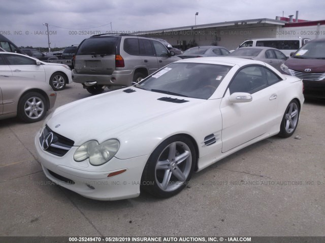 WDBSK75F65F102026 - 2005 MERCEDES-BENZ SL 500 WHITE photo 2