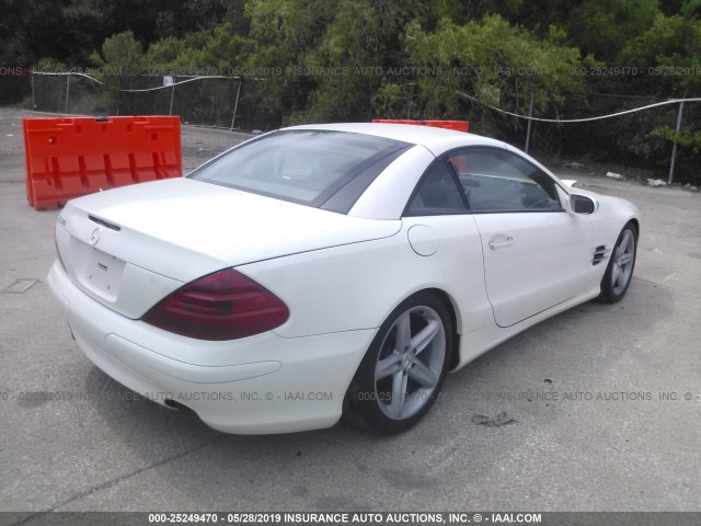 WDBSK75F65F102026 - 2005 MERCEDES-BENZ SL 500 WHITE photo 4