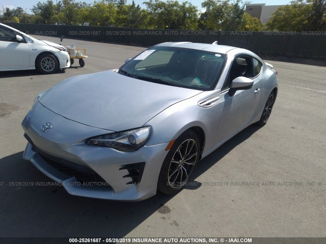 JF1ZNAA13H8710275 - 2017 TOYOTA 86 SPECIAL EDITION SILVER photo 2