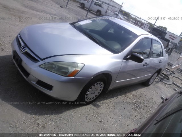 1HGCM551X7A166323 - 2007 HONDA ACCORD VALUE SILVER photo 2