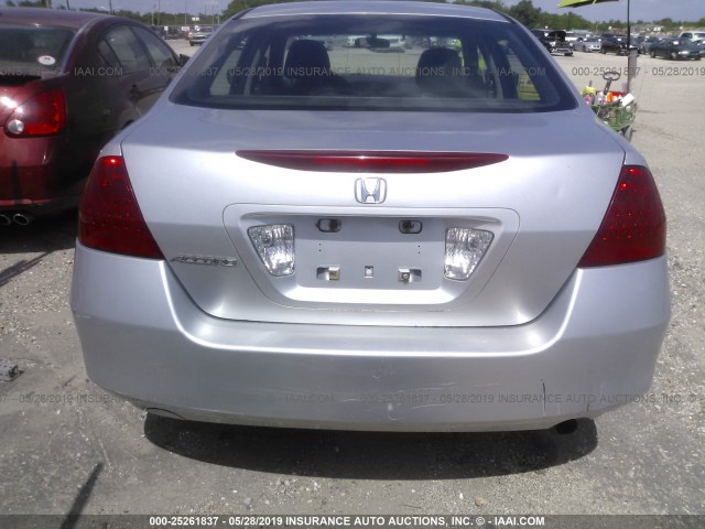 1HGCM551X7A166323 - 2007 HONDA ACCORD VALUE SILVER photo 6