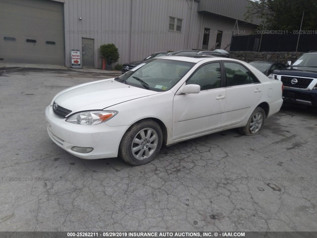 4T1BF30K43U053383 - 2003 TOYOTA CAMRY LE/XLE/SE WHITE photo 2