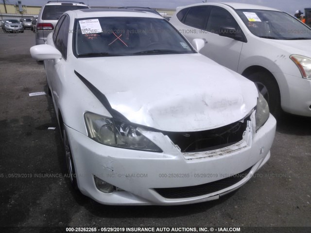 JTHBK262X72042261 - 2007 LEXUS IS 250 WHITE photo 6