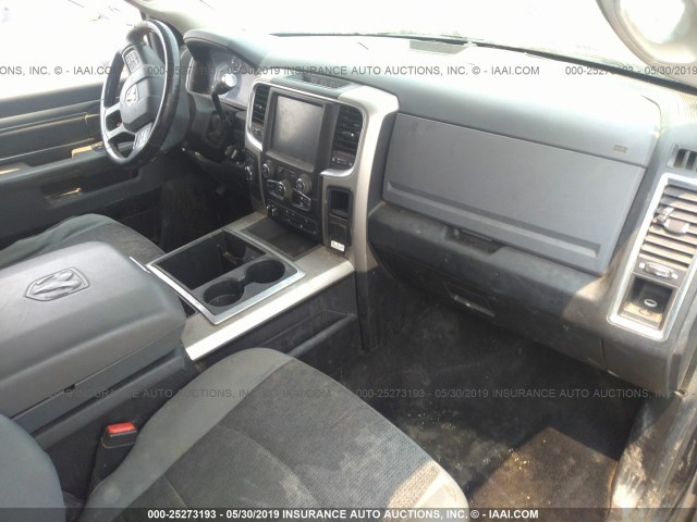 3C63R3DJXEG220134 - 2014 RAM 3500 SLT BLACK photo 5