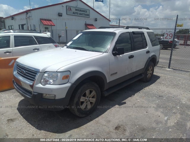 1FMEU63E76UA85422 - 2006 FORD EXPLORER XLT WHITE photo 2