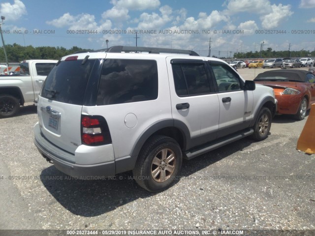 1FMEU63E76UA85422 - 2006 FORD EXPLORER XLT WHITE photo 4