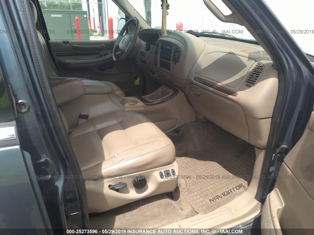 5LMPU28LXWLJ57399 - 1998 LINCOLN NAVIGATOR Bleu photo 5