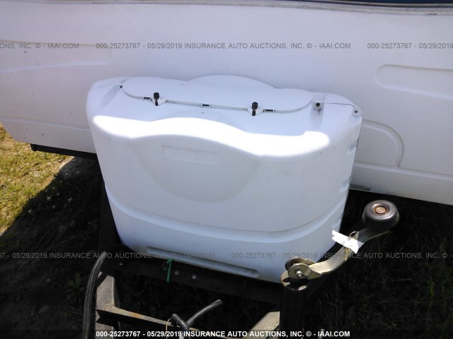 4CE689F1857268035 - 2005 FLEETWOOD CAMPER  WHITE photo 10