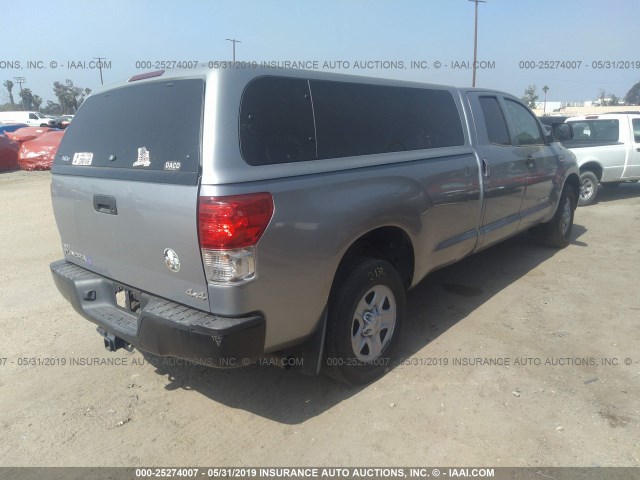 5TFCY5F1XCX014292 - 2012 TOYOTA TUNDRA DOUBLE CAB SR5 GRAY photo 4