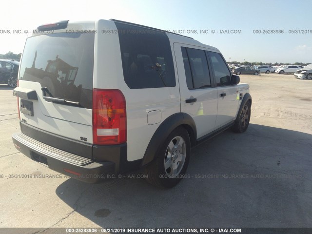 SALAD24475A339849 - 2005 LAND ROVER LR3 SE WHITE photo 4