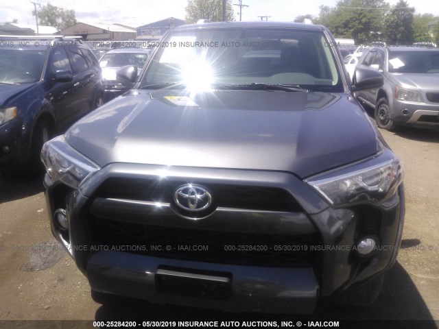 JTEBU5JR5J5532173 - 2018 TOYOTA 4RUNNER SR5 PREM/LTDL/TRAIL/TRD GRAY photo 6