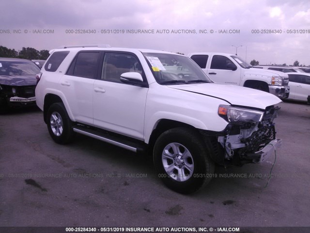 JTEBU5JR4J5506938 - 2018 TOYOTA 4RUNNER SR5 PREM/LTDL/TRAIL/TRD WHITE photo 1