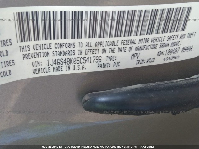 1J4GS48K05C541796 - 2005 JEEP GRAND CHEROKEE LAREDO/COLUMBIA/FREEDOM 灰色 照片 9