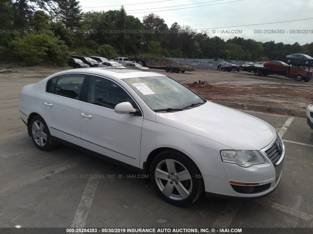 WVWJK73C69P013028 - 2009 VOLKSWAGEN PASSAT TURBO WHITE photo 1