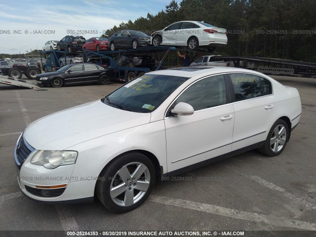 WVWJK73C69P013028 - 2009 VOLKSWAGEN PASSAT TURBO WHITE photo 2