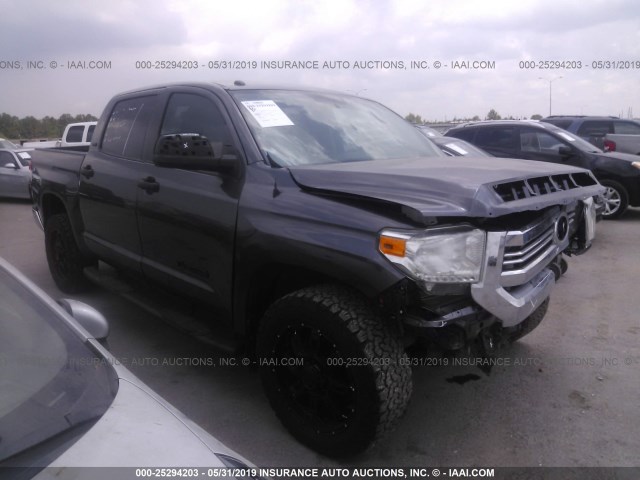 5TFEM5F18HX115715 - 2017 TOYOTA TUNDRA CREWMAX SR5 GRAY photo 1