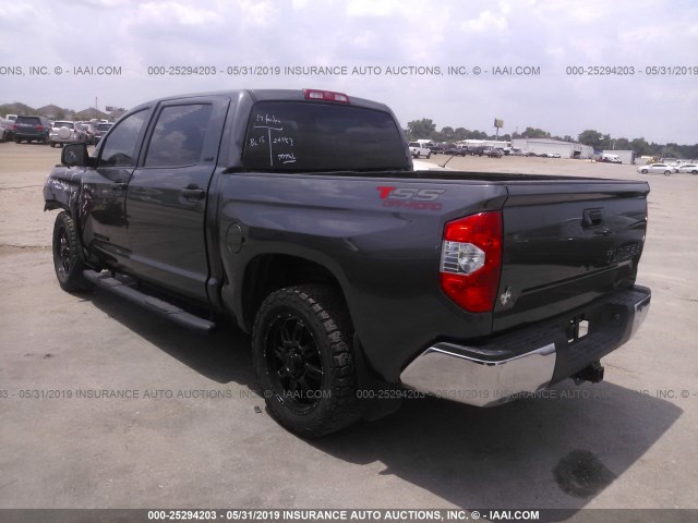 5TFEM5F18HX115715 - 2017 TOYOTA TUNDRA CREWMAX SR5 GRAY photo 3