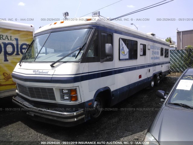 1GBKP37W8H3301890 - 1987 CHEVROLET P30 BEIGE photo 2