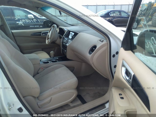 5N1AR2MN4DC658058 - 2013 NISSAN PATHFINDER S/SV/SL/PLATINUM WHITE photo 5