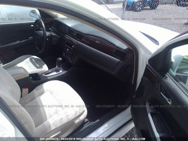 2G1WG5E32C1230694 - 2012 CHEVROLET IMPALA LT WHITE photo 5