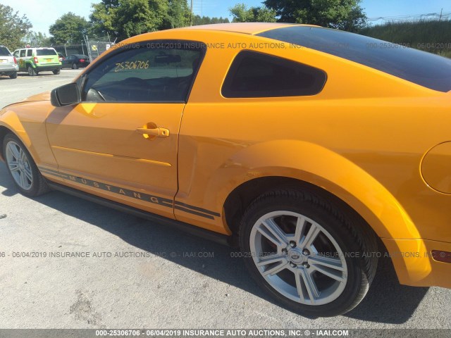 1ZVFT80NX75210708 - 2007 FORD MUSTANG ORANGE photo 6