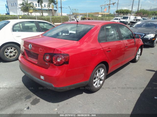 3VWRZ7AJ5AM145110 - 2010 VOLKSWAGEN JETTA SE/SEL Red photo 4