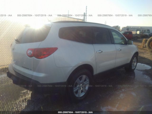 1GNKVGED5CJ317230 - 2012 CHEVROLET TRAVERSE LT White photo 4