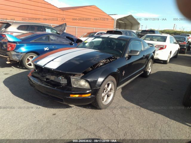 1ZVFT80N265261070 - 2006 FORD MUSTANG  Black photo 2