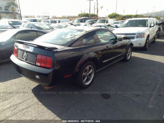 1ZVFT80N265261070 - 2006 FORD MUSTANG  Black photo 4