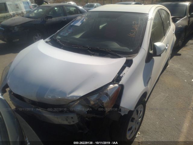 JTDKDTB31C1517425 - 2012 TOYOTA PRIUS C  White photo 6