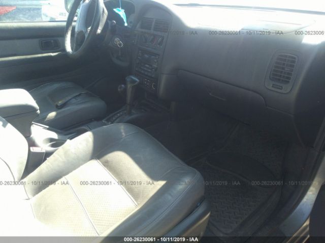 JN8AR07YXYW400750 - 2000 NISSAN PATHFINDER LE/SE/XE Silver photo 5