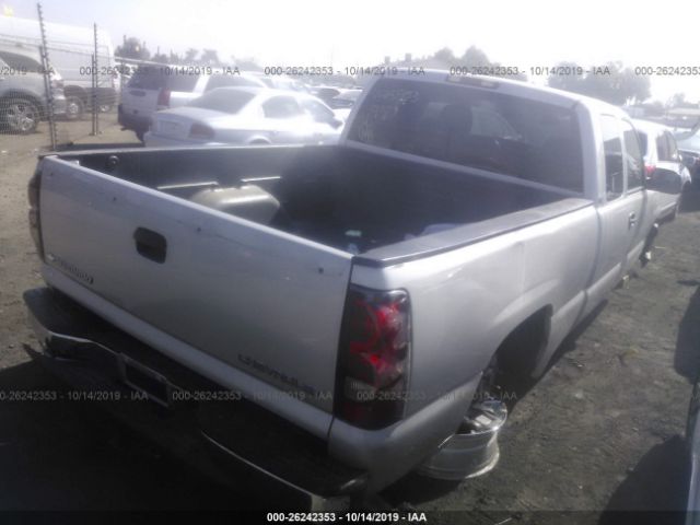 2GCEC19V441170020 - 2004 CHEVROLET SILVERADO C1500 Silver photo 4