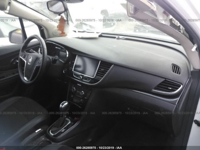 KL4CJASB6KB711363 - 2019 BUICK ENCORE PREFERRED White photo 5