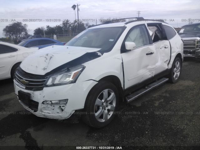 1GNKRGKD7HJ281704 - 2017 CHEVROLET TRAVERSE LT White photo 2