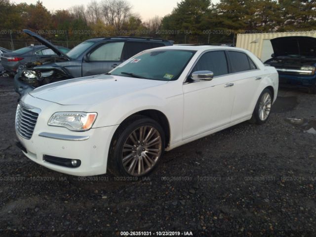 2C3CA6CT5BH516702 - 2011 CHRYSLER 300C  White photo 2