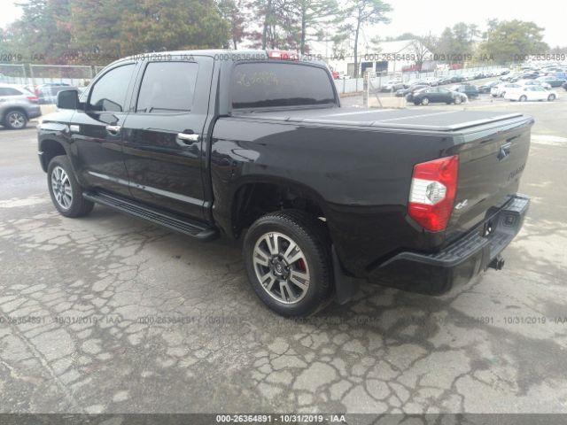 5TFAY5F13JX763925 - 2018 TOYOTA TUNDRA CREWMAX 1794/PLATINUM 黑色 照片 3