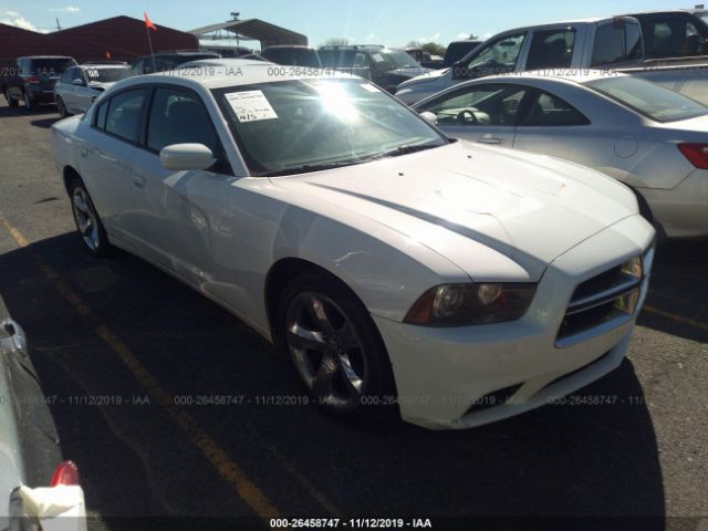 2B3CL3CG2BH590152 - 2011 DODGE CHARGER  White photo 1